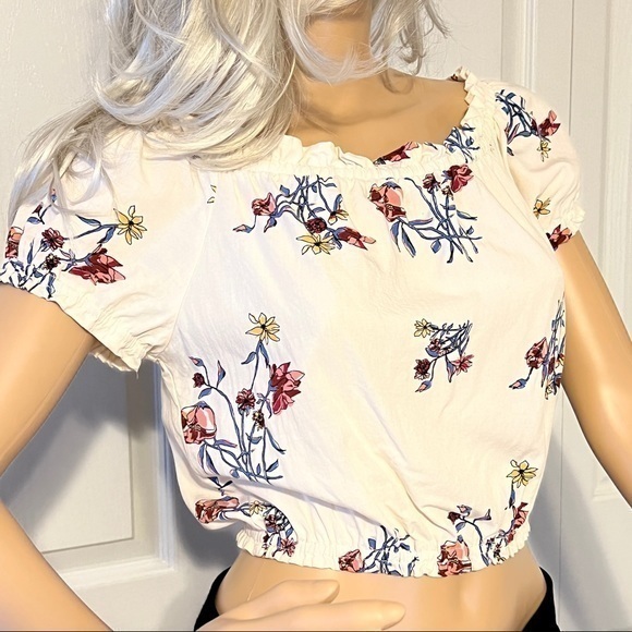 Sky and Sparrow Cream White Floral Crop Top Blouse Small - Picture 9 of 9